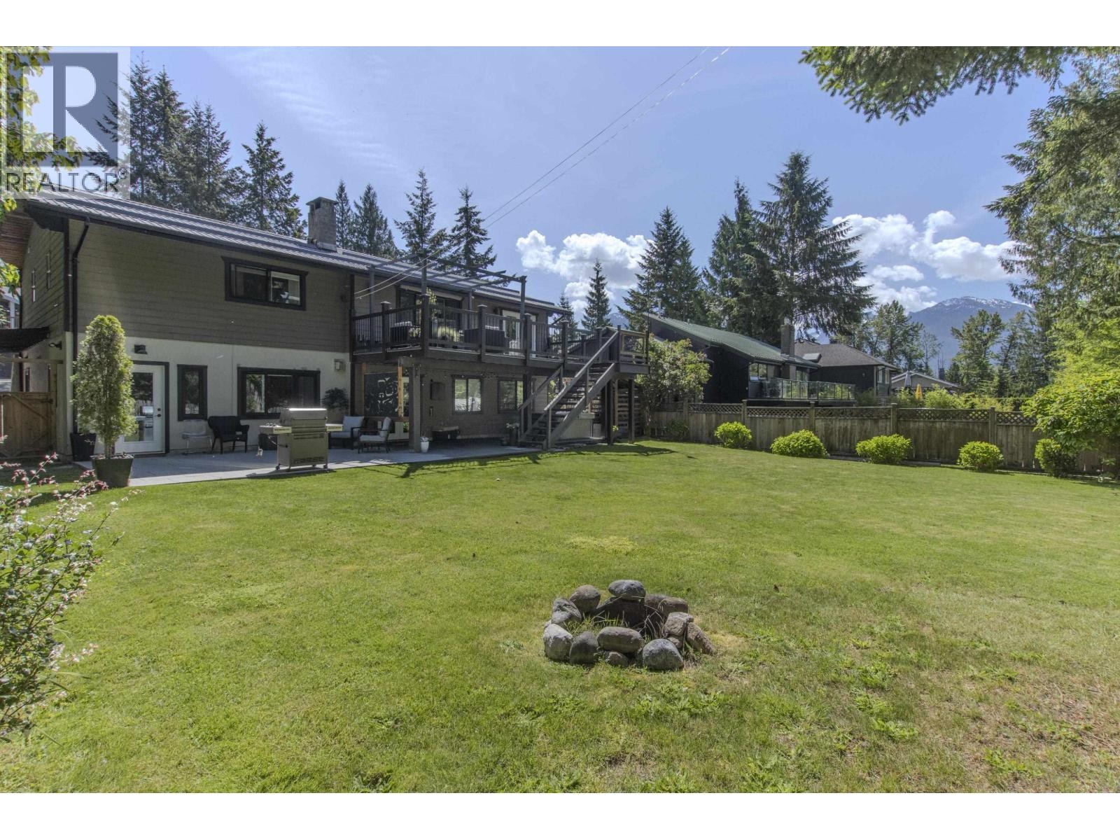 












40755 THUNDERBIRD RIDGE

,
Squamish,




British Columbia
V0N1T0

