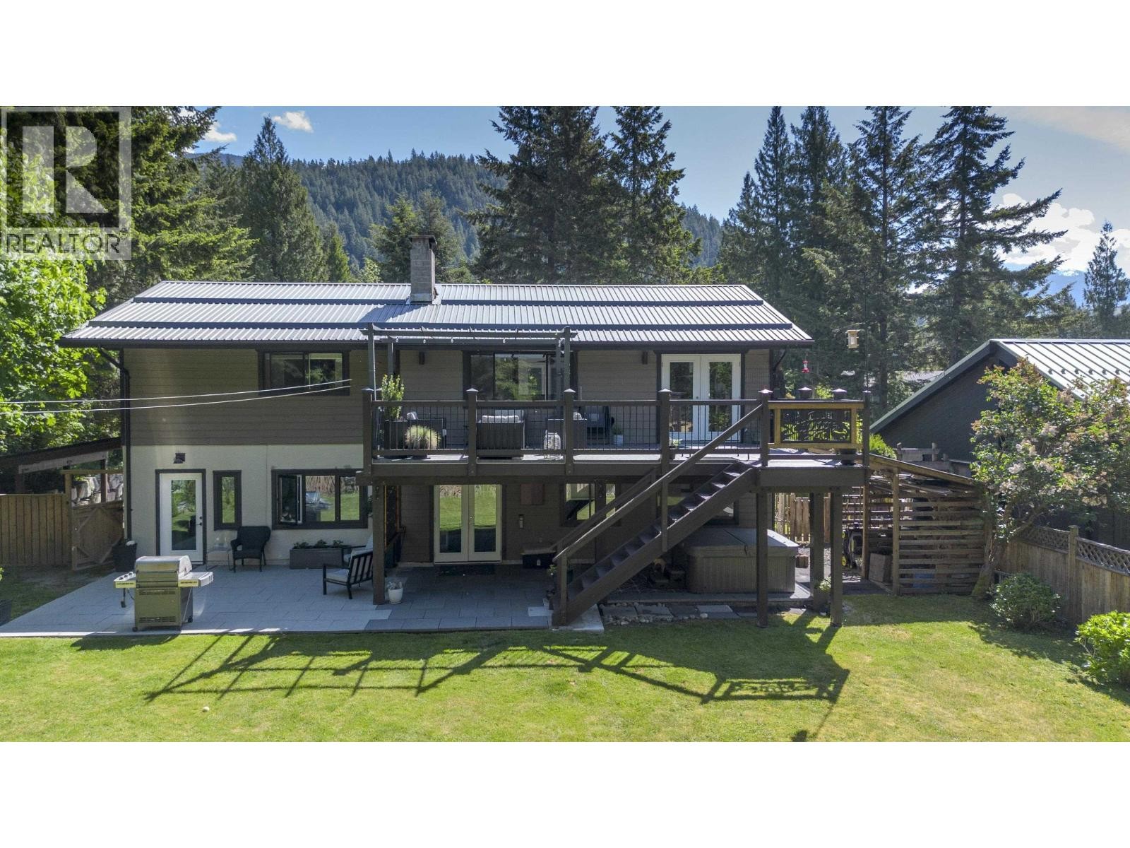 












40755 THUNDERBIRD RIDGE

,
Squamish,




British Columbia
V0N1T0

