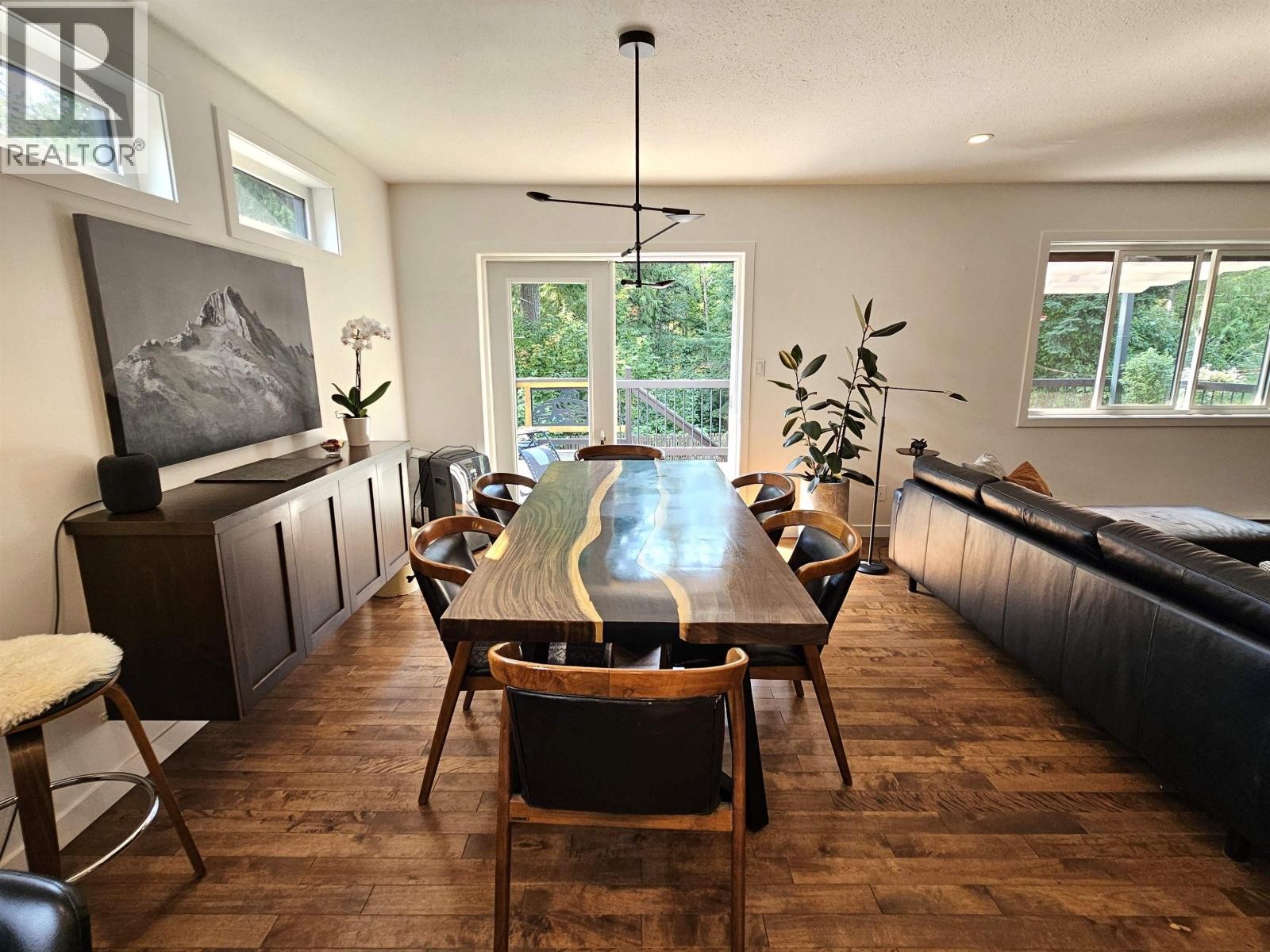 












40755 THUNDERBIRD RIDGE

,
Squamish,




British Columbia
V0N1T0

