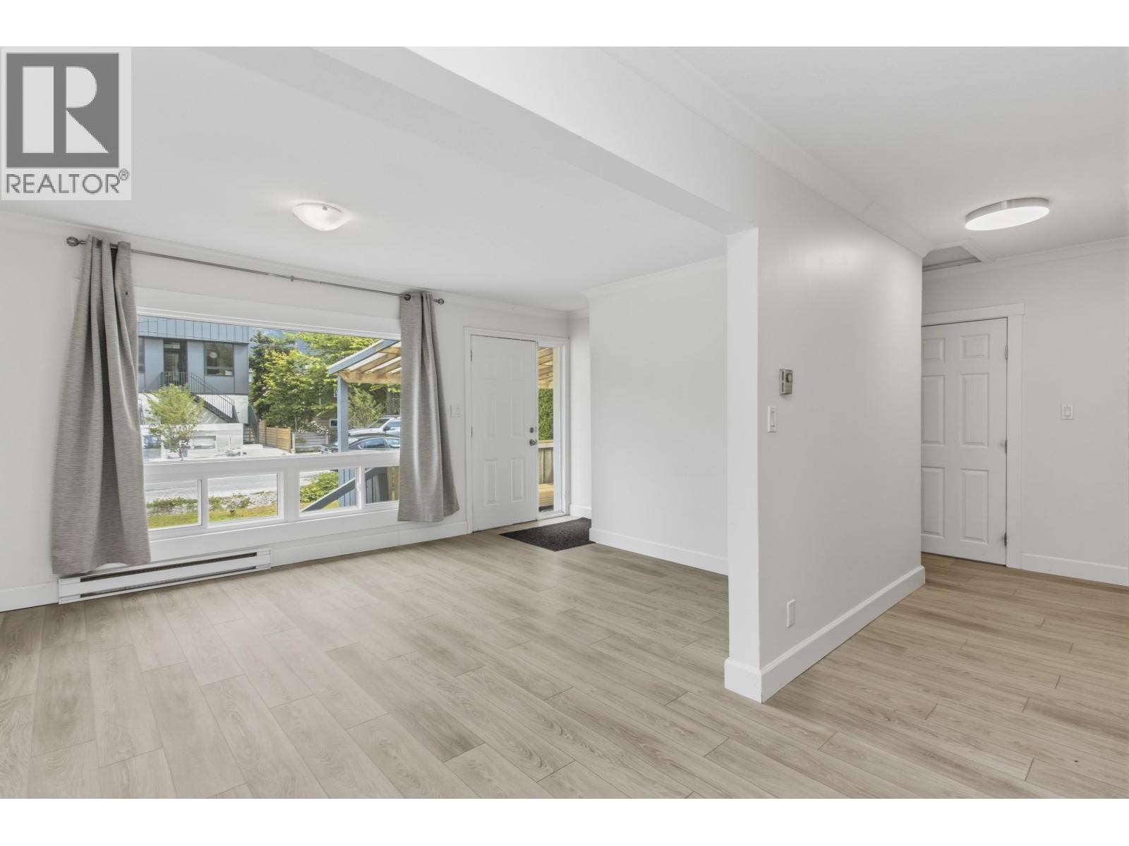 












37937 FOURTH AVENUE

,
Squamish,




British Columbia
V8B0P7

