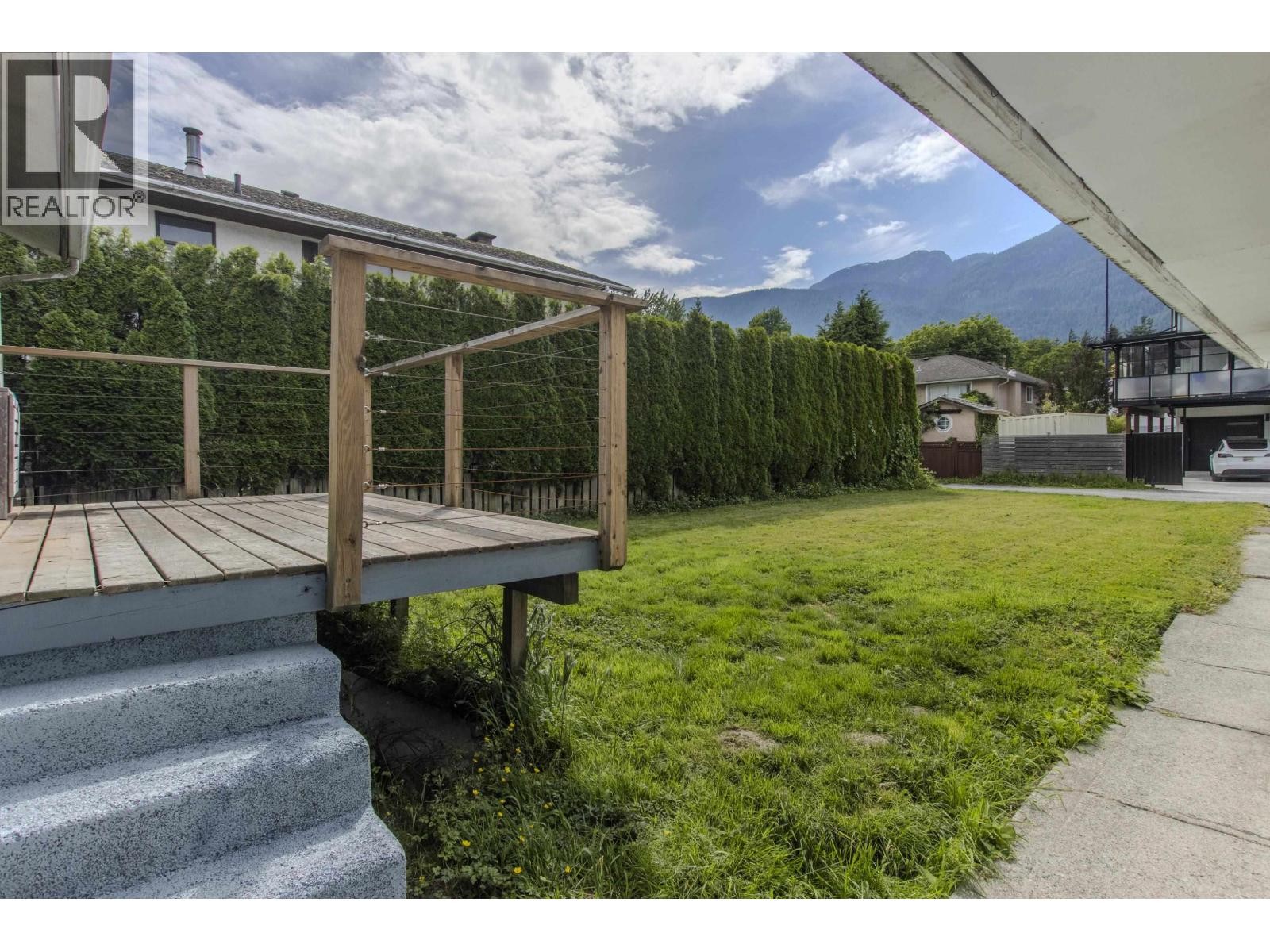 












37937 FOURTH AVENUE

,
Squamish,




British Columbia
V8B0P7

