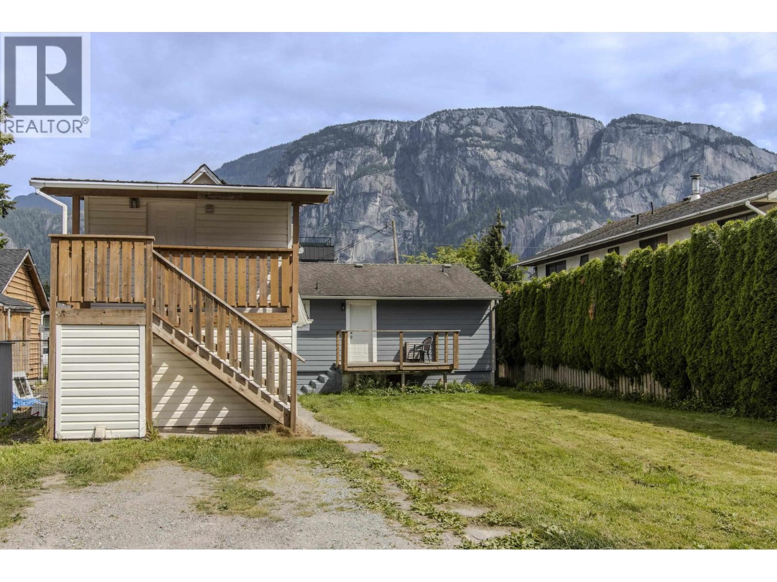












37937 FOURTH AVENUE

,
Squamish,




British Columbia
V8B0P7

