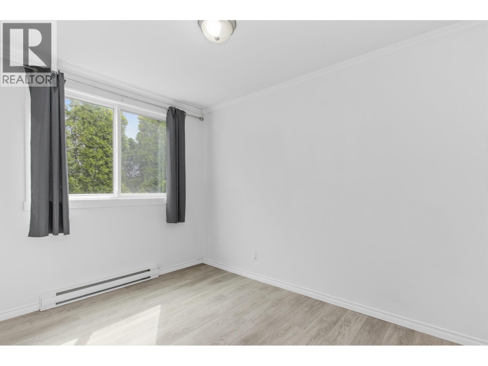 












37937 FOURTH AVENUE

,
Squamish,




British Columbia
V8B0P7

