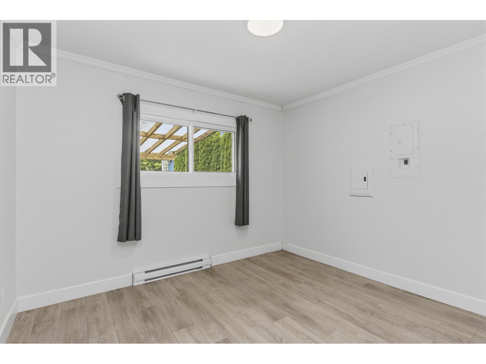 












37937 FOURTH AVENUE

,
Squamish,




British Columbia
V8B0P7

