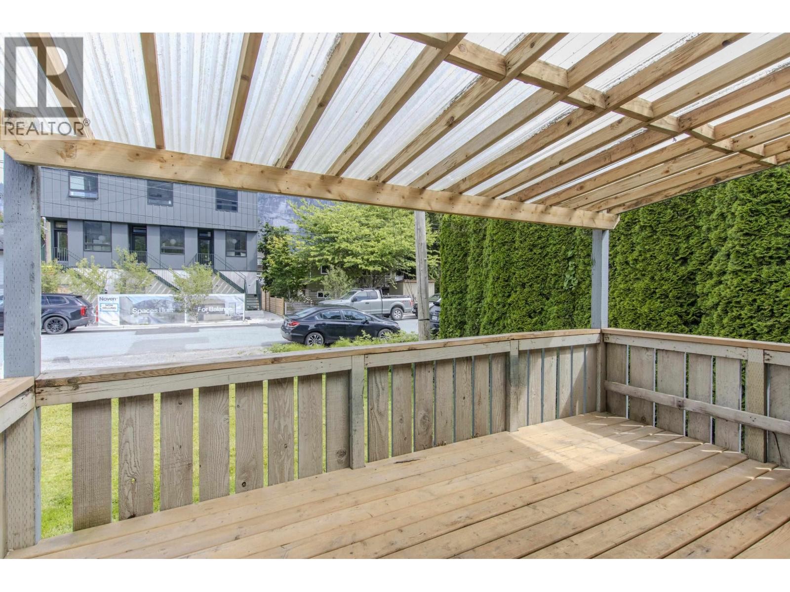 












37937 FOURTH AVENUE

,
Squamish,




British Columbia
V8B0P7

