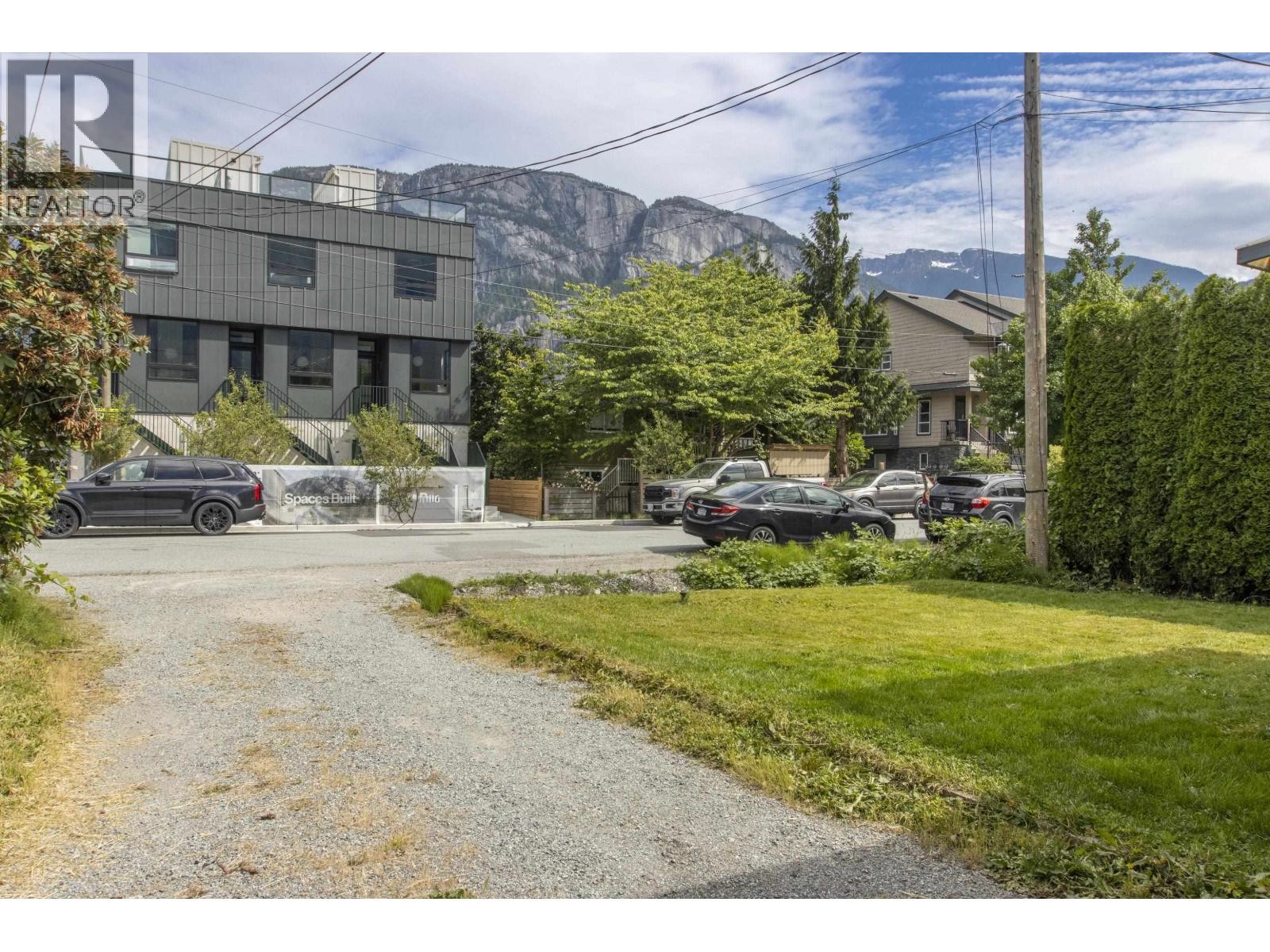 












37937 FOURTH AVENUE

,
Squamish,




British Columbia
V8B0P7


