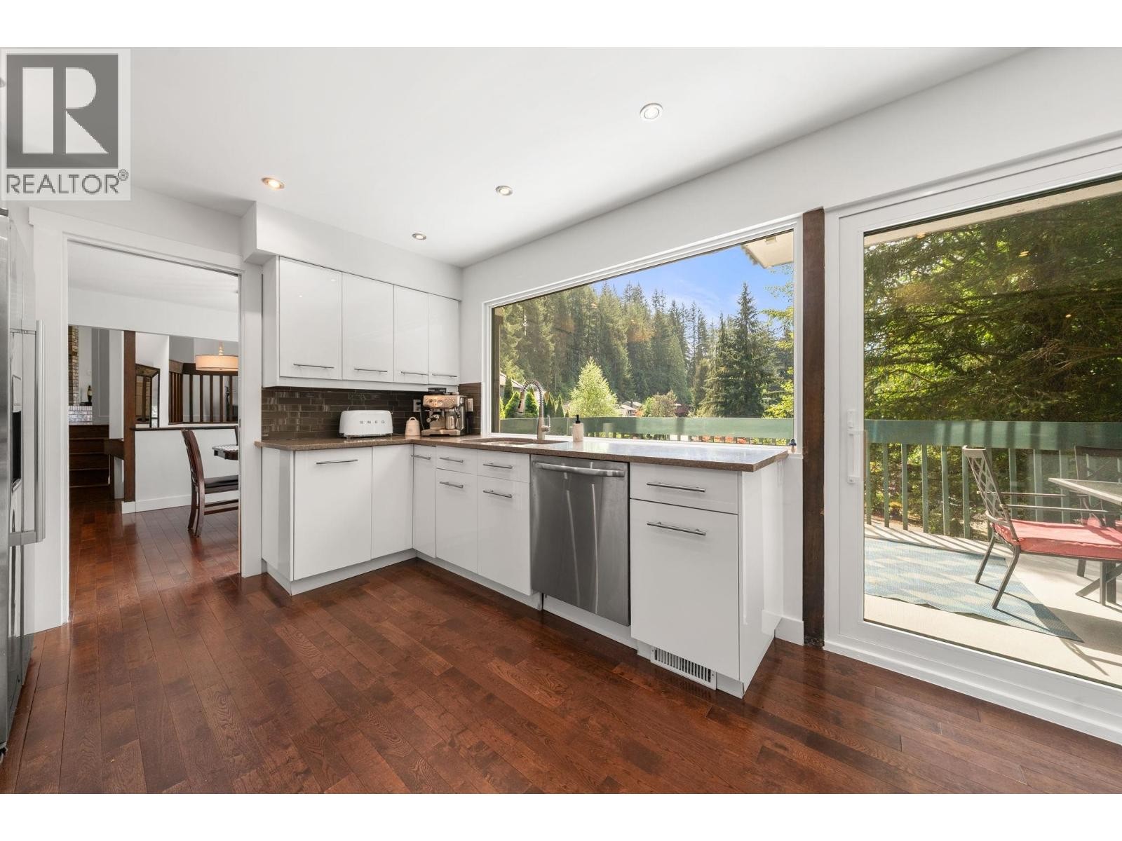 












2086 RIVERGROVE PLACE

,
North Vancouver,




British Columbia
V7H2L4

