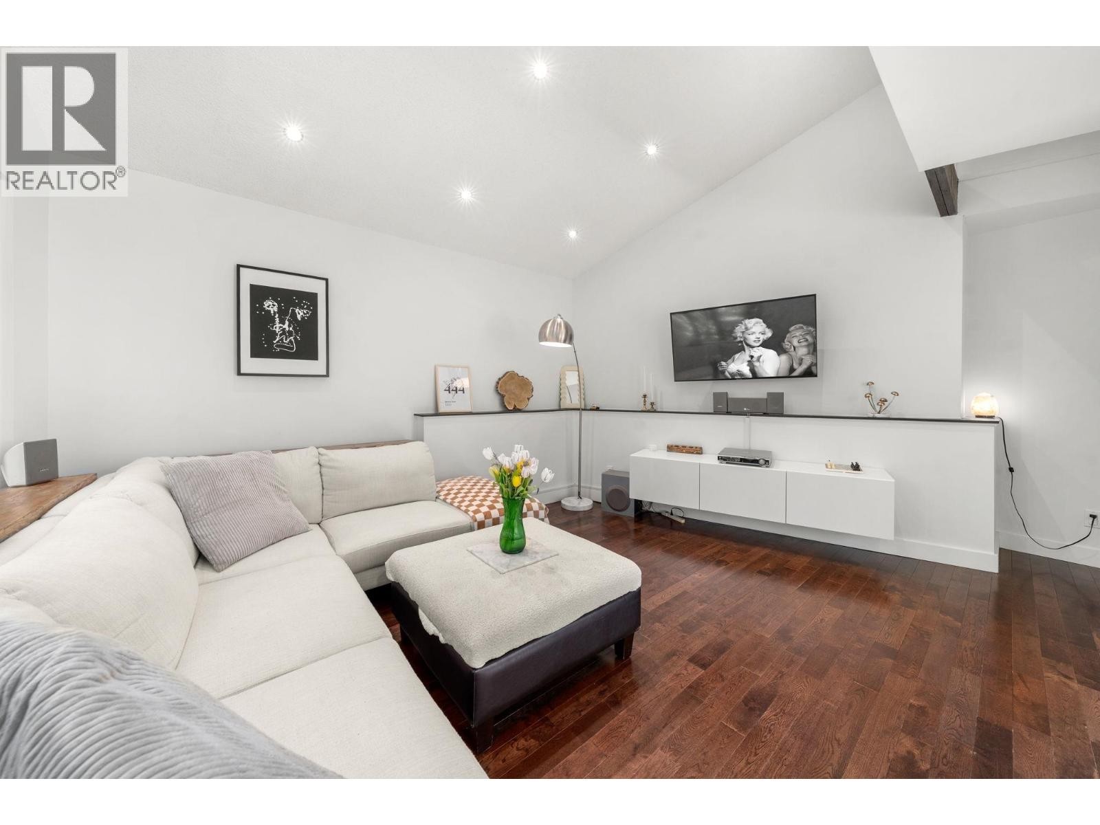 












2086 RIVERGROVE PLACE

,
North Vancouver,




British Columbia
V7H2L4

