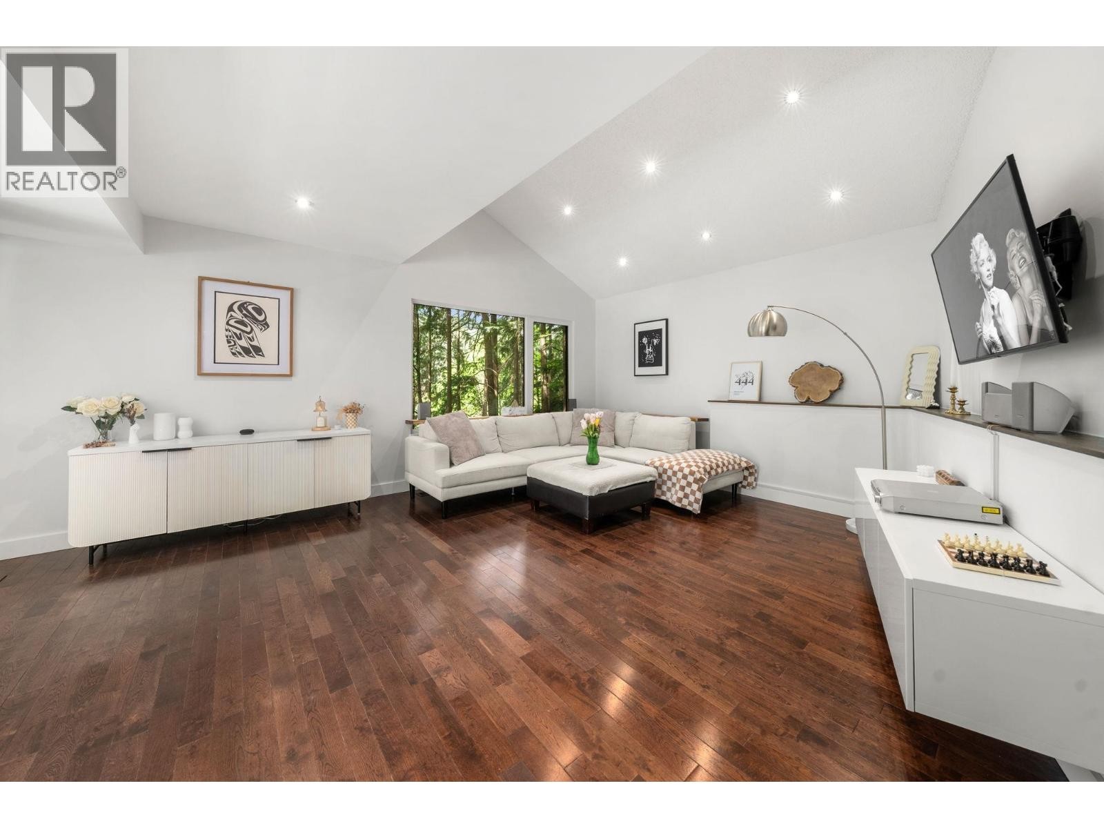 












2086 RIVERGROVE PLACE

,
North Vancouver,




British Columbia
V7H2L4

