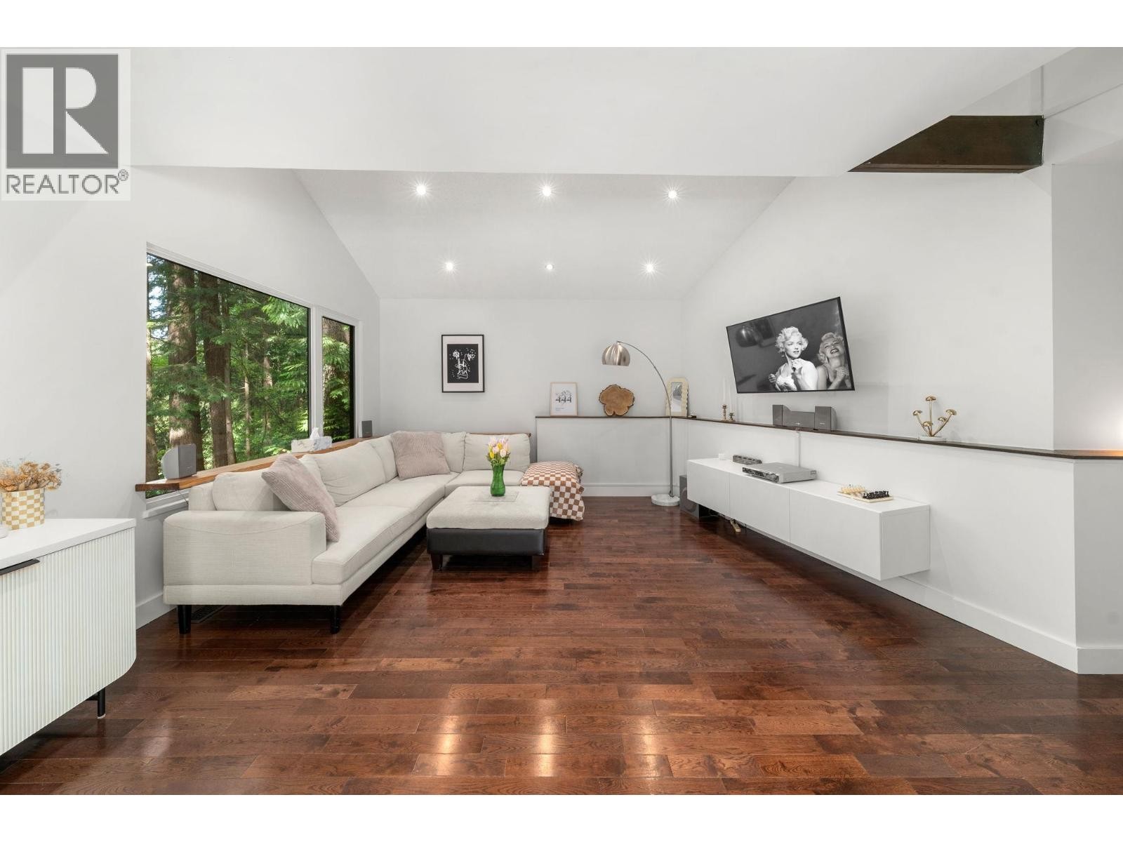 












2086 RIVERGROVE PLACE

,
North Vancouver,




British Columbia
V7H2L4

