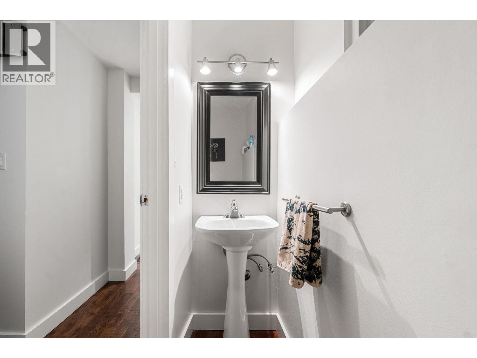 












2086 RIVERGROVE PLACE

,
North Vancouver,




British Columbia
V7H2L4


