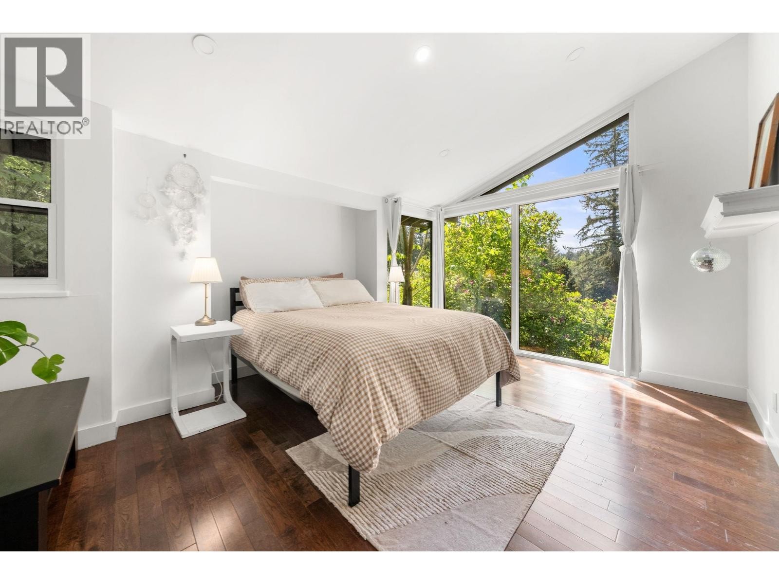 












2086 RIVERGROVE PLACE

,
North Vancouver,




British Columbia
V7H2L4

