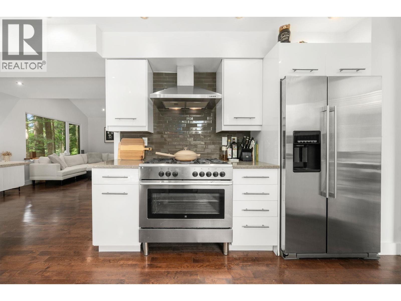 












2086 RIVERGROVE PLACE

,
North Vancouver,




British Columbia
V7H2L4

