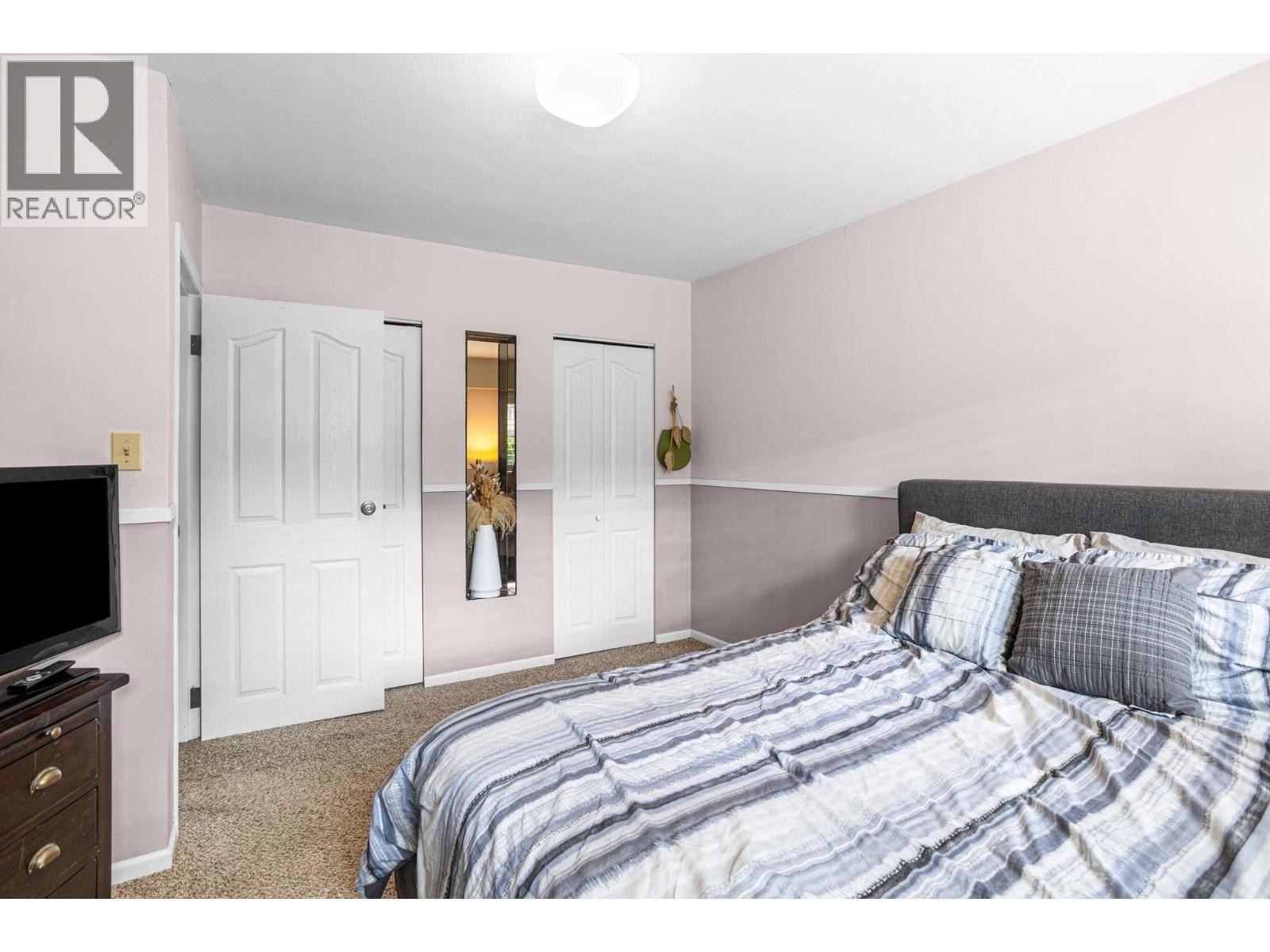 












3020 THORNCLIFFE DRIVE

,
North Vancouver,




British Columbia
V7R2T1

