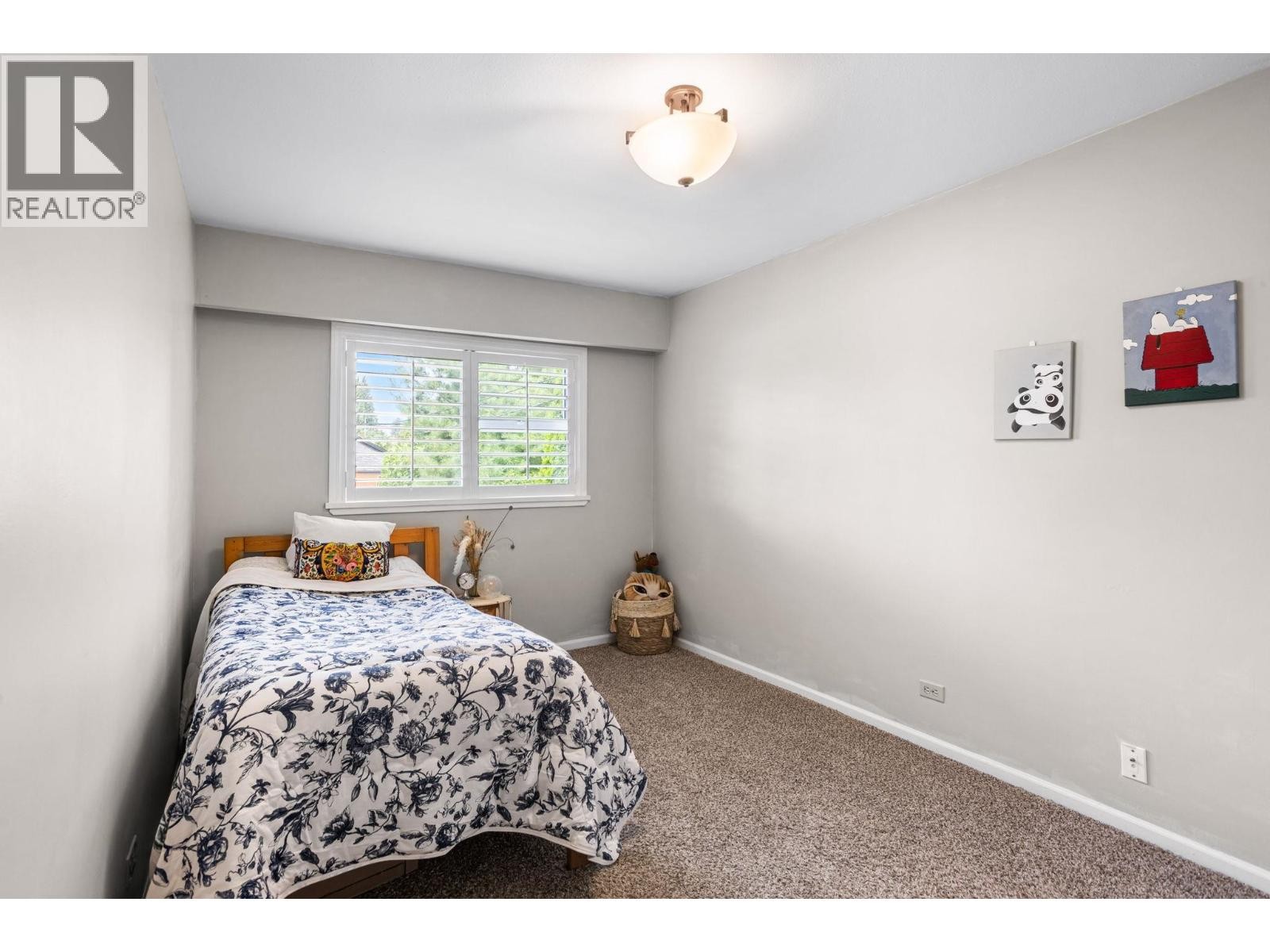 












3020 THORNCLIFFE DRIVE

,
North Vancouver,




British Columbia
V7R2T1

