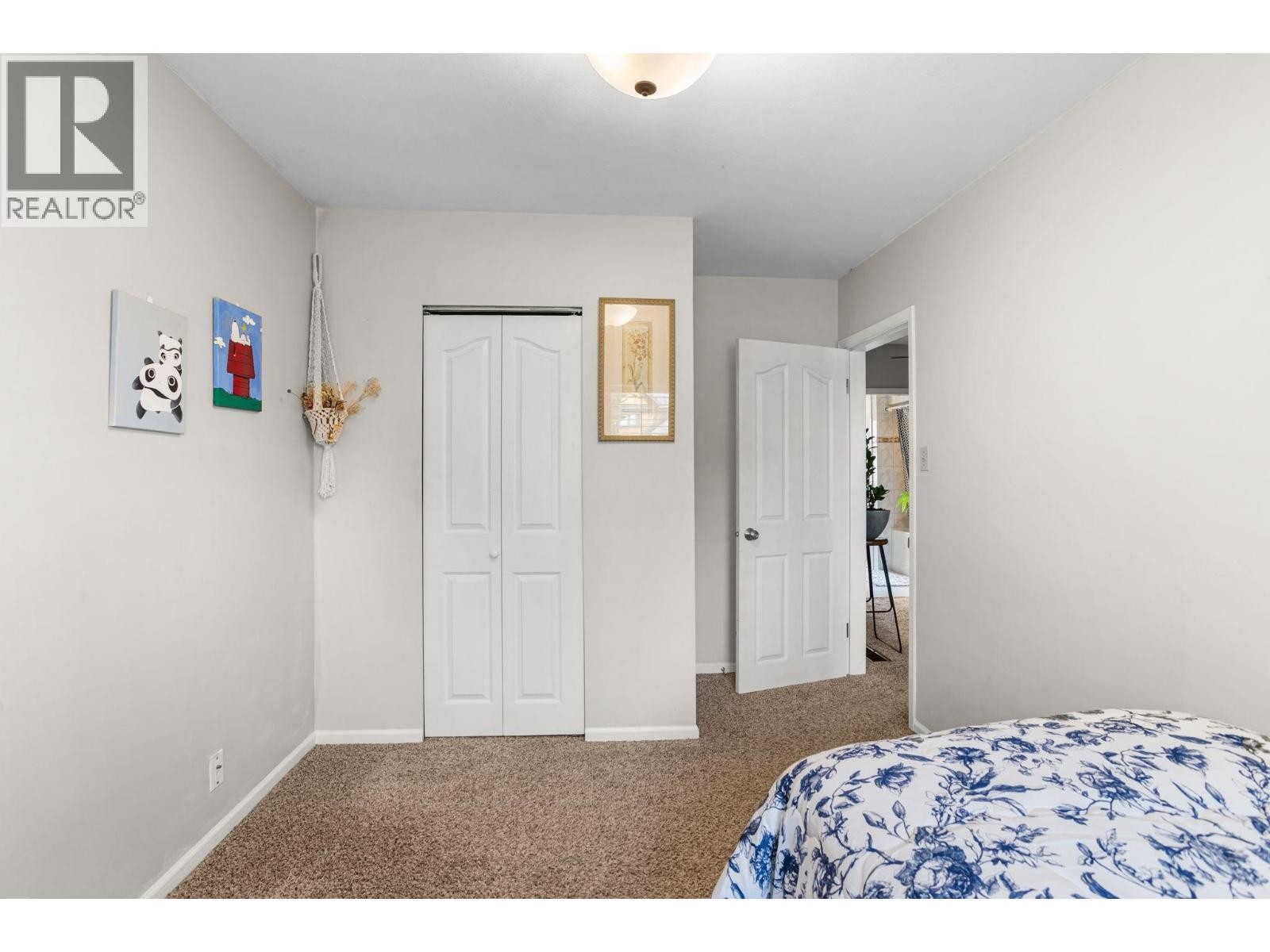 












3020 THORNCLIFFE DRIVE

,
North Vancouver,




British Columbia
V7R2T1

