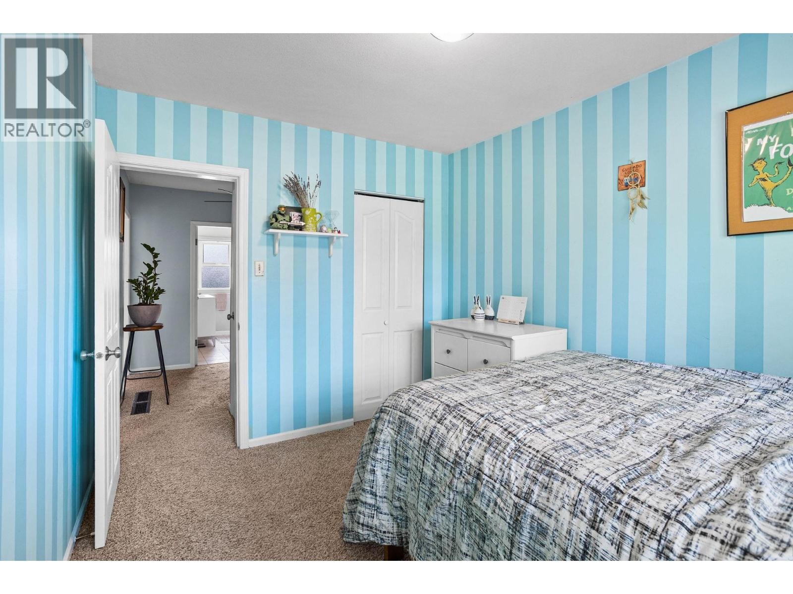 












3020 THORNCLIFFE DRIVE

,
North Vancouver,




British Columbia
V7R2T1


