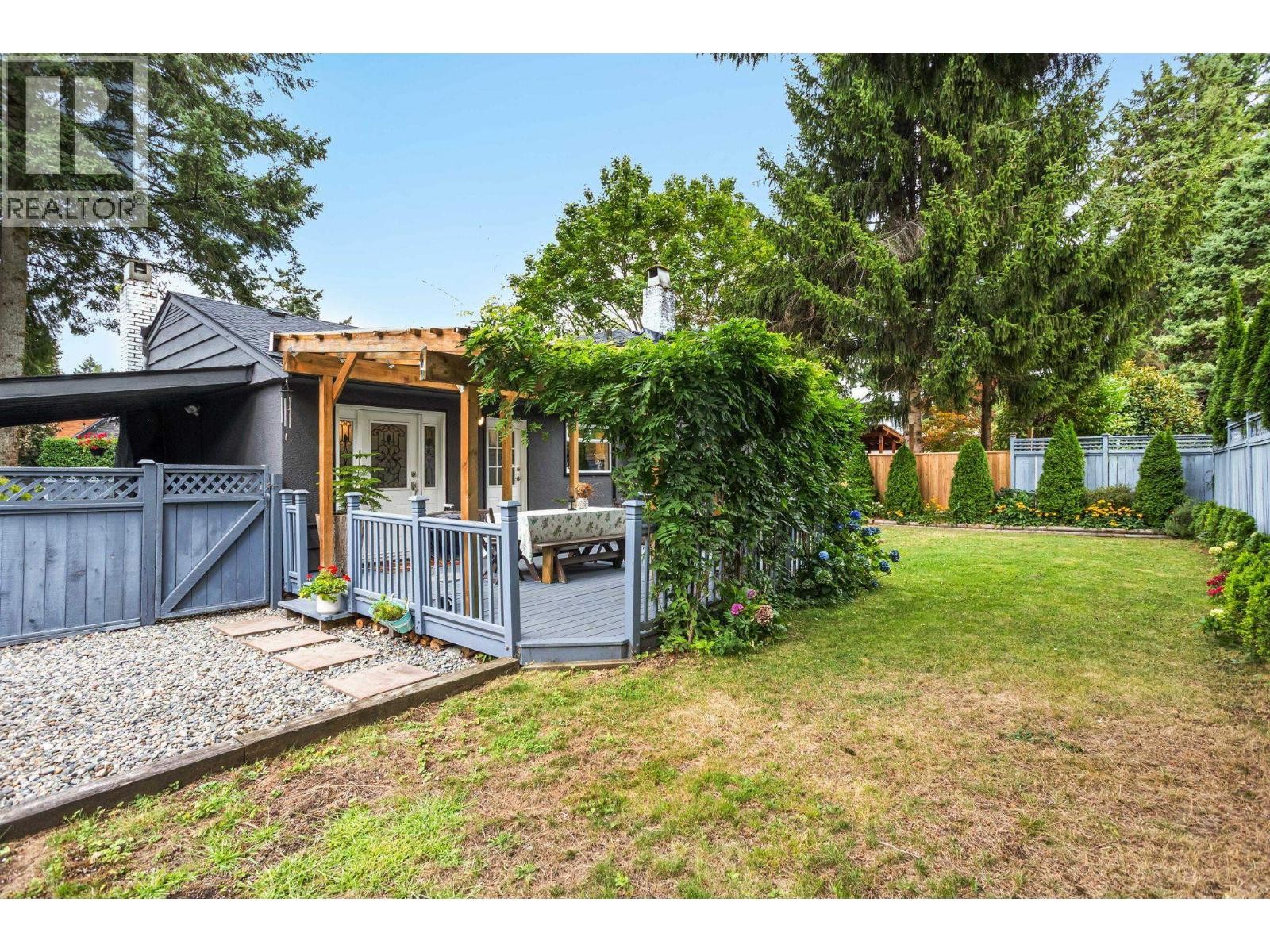 












3020 THORNCLIFFE DRIVE

,
North Vancouver,




British Columbia
V7R2T1

