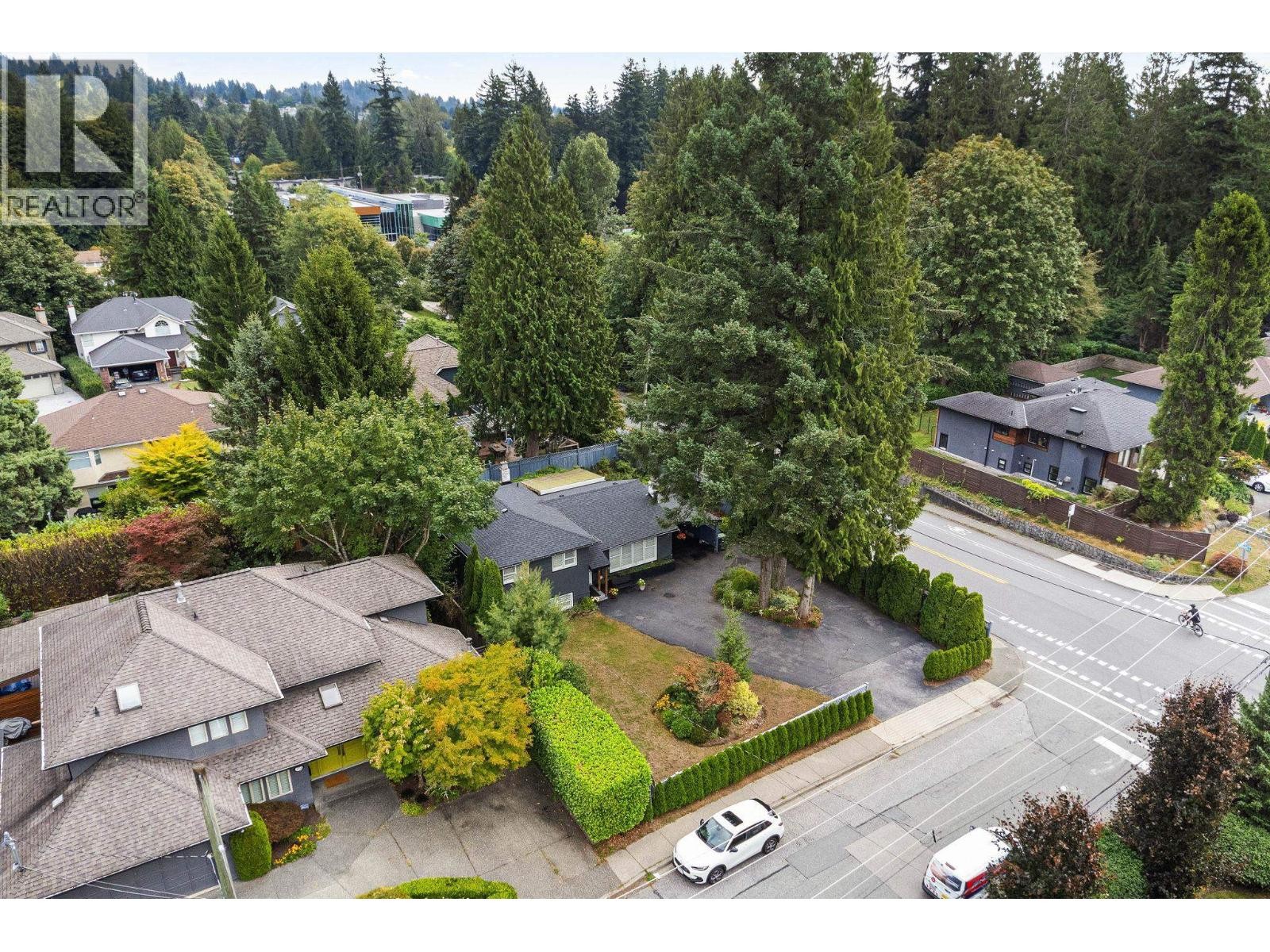 












3020 THORNCLIFFE DRIVE

,
North Vancouver,




British Columbia
V7R2T1

