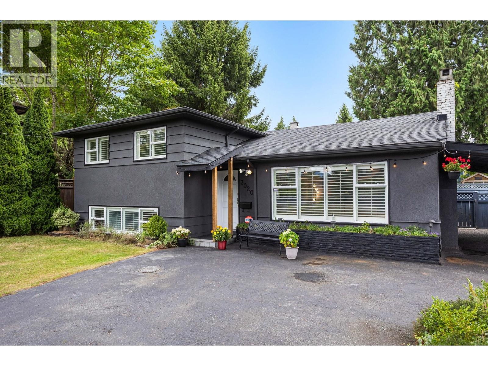 












3020 THORNCLIFFE DRIVE

,
North Vancouver,




British Columbia
V7R2T1

