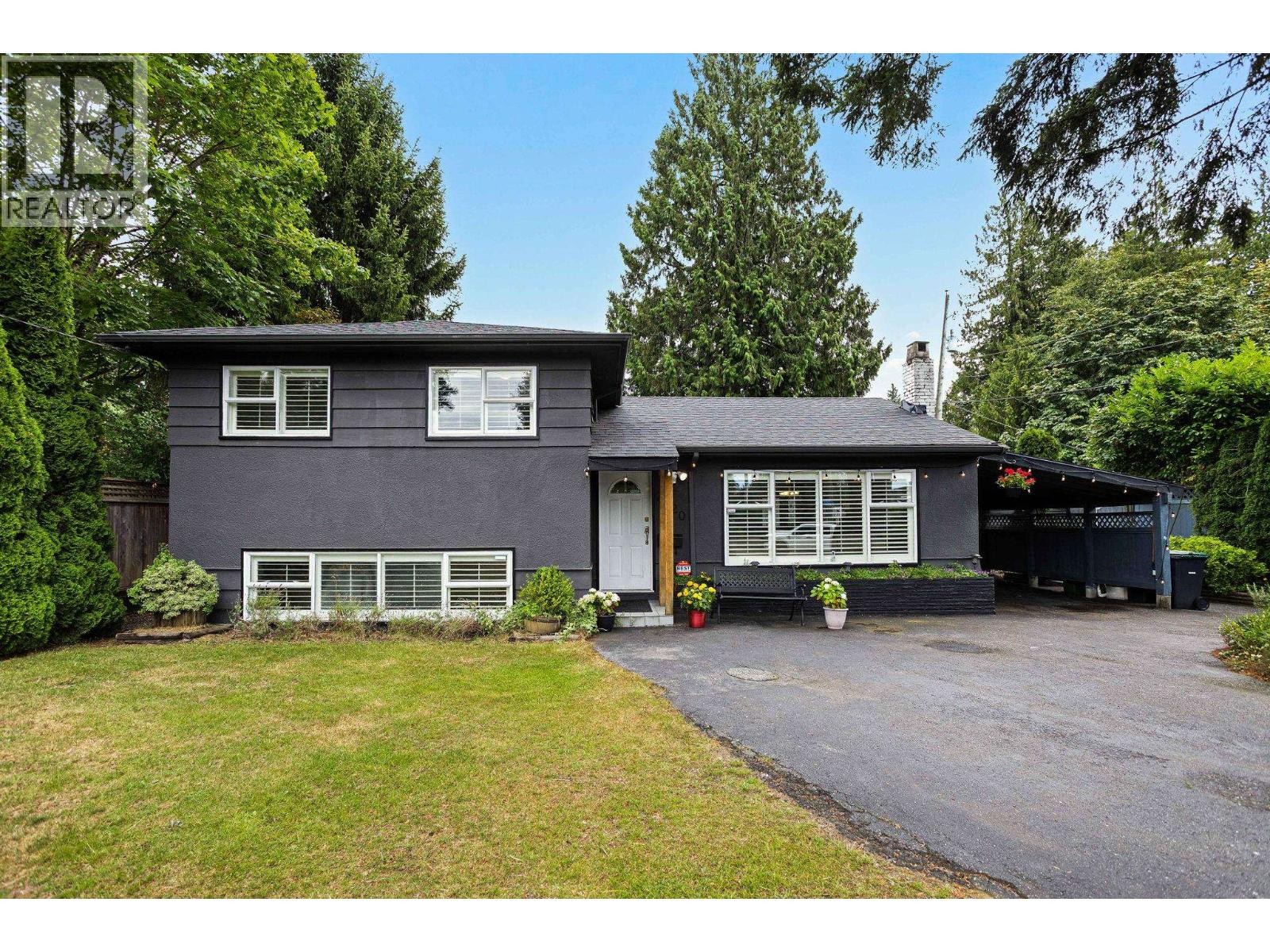












3020 THORNCLIFFE DRIVE

,
North Vancouver,




British Columbia
V7R2T1

