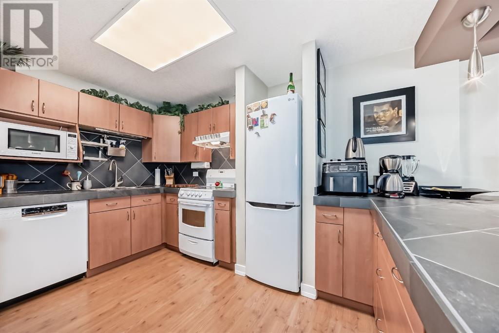 












204, 328 Cedar Crescent SW

,
Calgary,




Alberta
T3C2Y8


