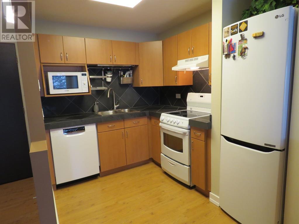 












204, 328 Cedar Crescent SW

,
Calgary,




Alberta
T3C2Y8

