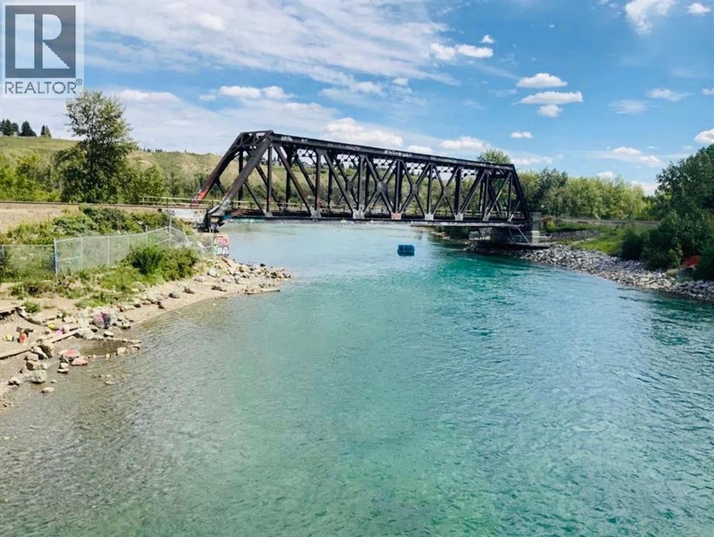 












328 Silver Crest Drive NW

,
Calgary,







Alberta
T3B2Y2

