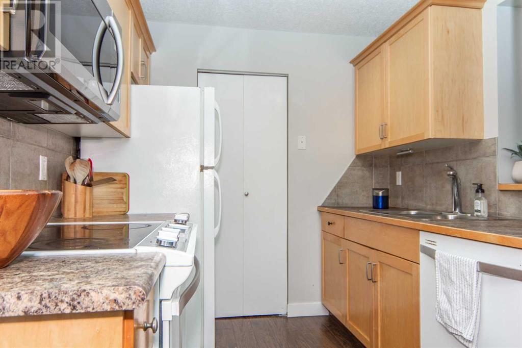 












4302, 13045 6 Street SW

,
Calgary,




Alberta
T2W5H1

