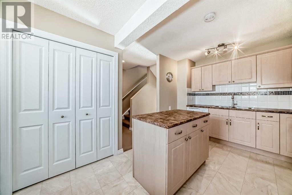 












6911 Ranchero Road NW

,
Calgary,




Alberta
T3J1J6

