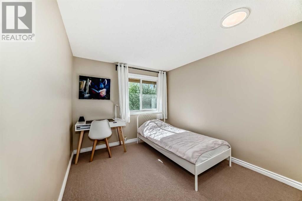 












6911 Ranchero Road NW

,
Calgary,




Alberta
T3J1J6

