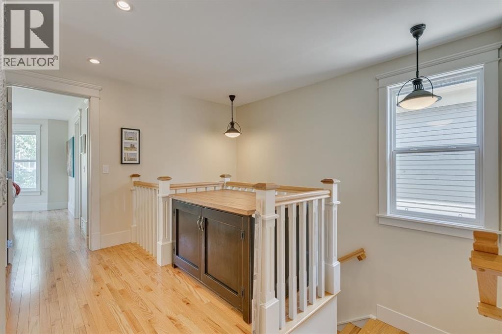 












609 23 Avenue SW

,
Calgary,




Alberta
T2S0J6

