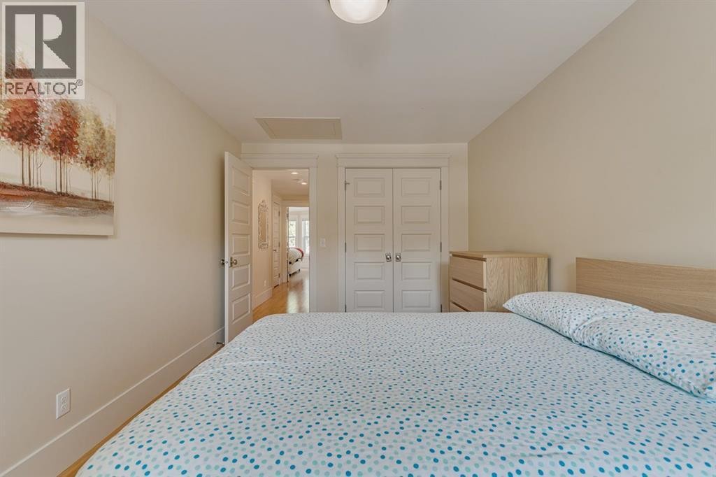 












609 23 Avenue SW

,
Calgary,




Alberta
T2S0J6

