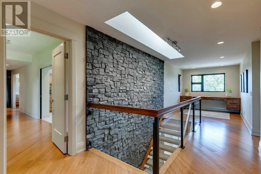 












5448 Bannerman Drive NW

,
Calgary,




Alberta
T2L1W2

