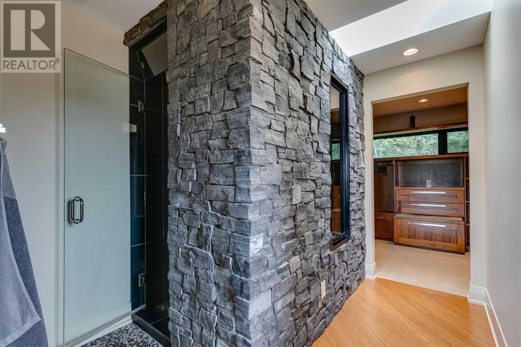 












5448 Bannerman Drive NW

,
Calgary,




Alberta
T2L1W2

