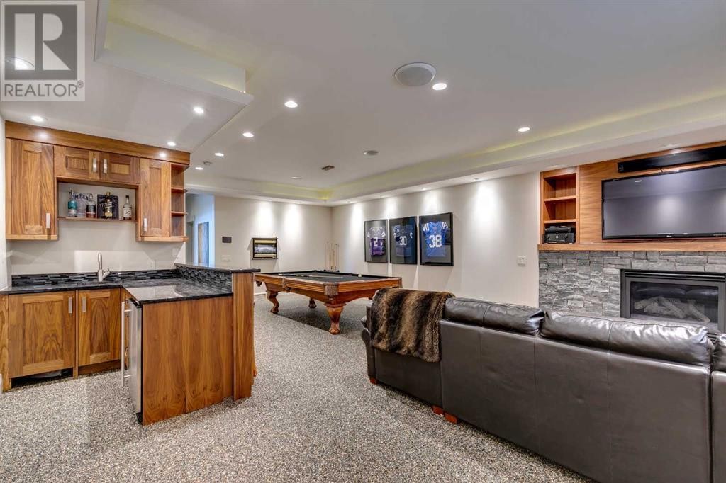 












5448 Bannerman Drive NW

,
Calgary,




Alberta
T2L1W2

