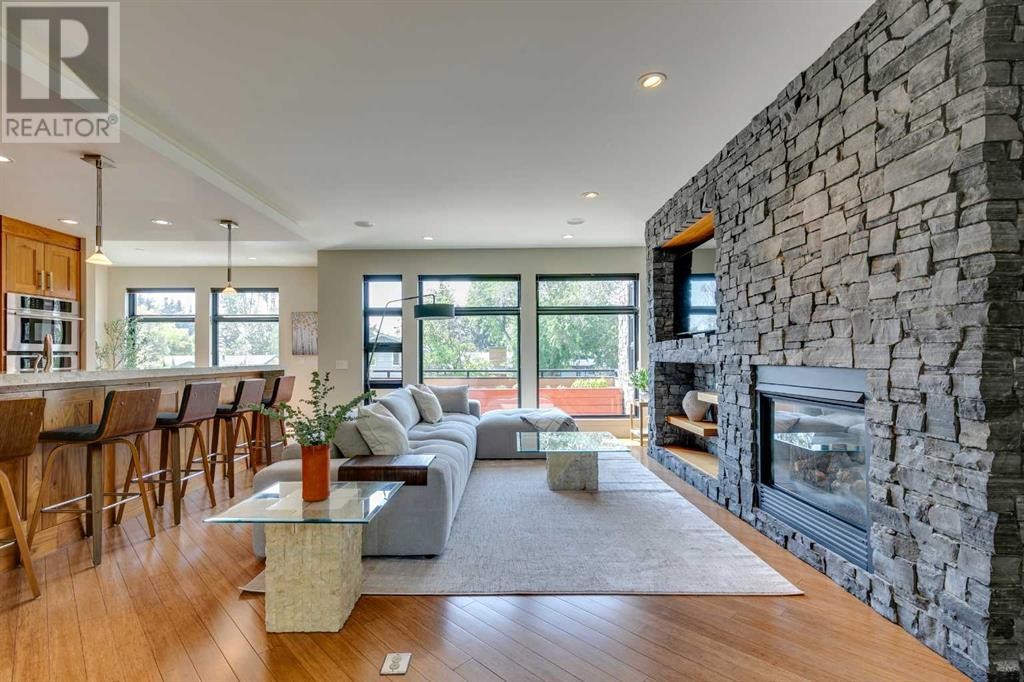 












5448 Bannerman Drive NW

,
Calgary,




Alberta
T2L1W2

