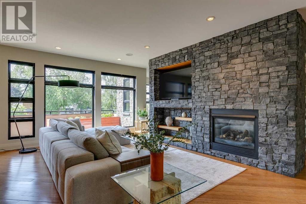 












5448 Bannerman Drive NW

,
Calgary,




Alberta
T2L1W2

