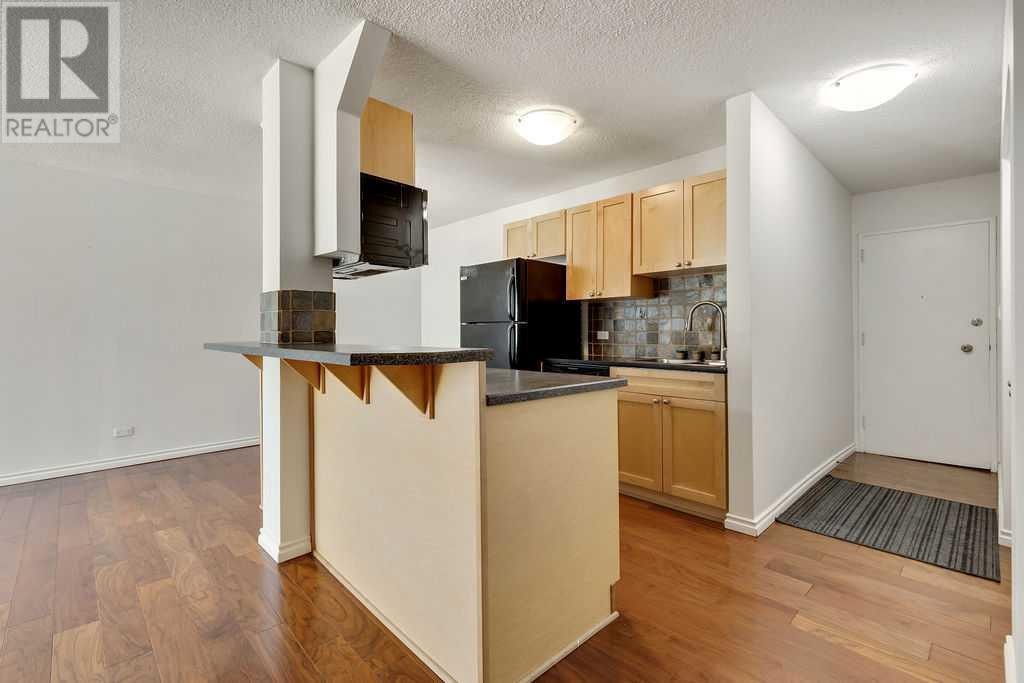 












706, 1312 13 Avenue SW

,
Calgary,




Alberta
T3C0T3

