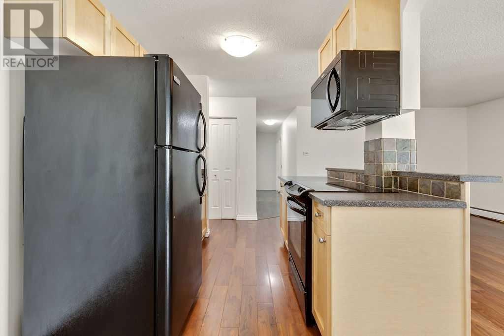 












706, 1312 13 Avenue SW

,
Calgary,




Alberta
T3C0T3

