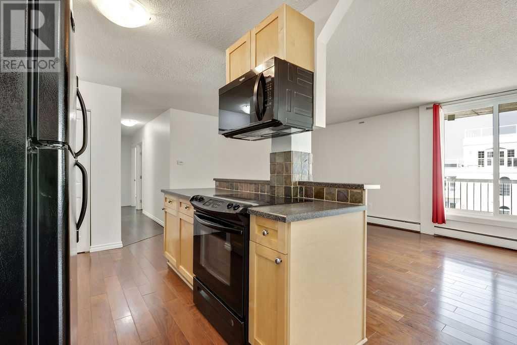 












706, 1312 13 Avenue SW

,
Calgary,




Alberta
T3C0T3

