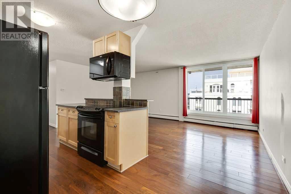 












706, 1312 13 Avenue SW

,
Calgary,




Alberta
T3C0T3

