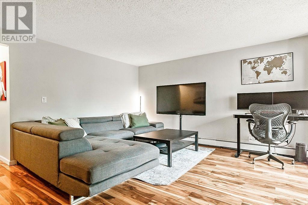 












7, 1607 26 Avenue SW

,
Calgary,




Alberta
T2T1C7

