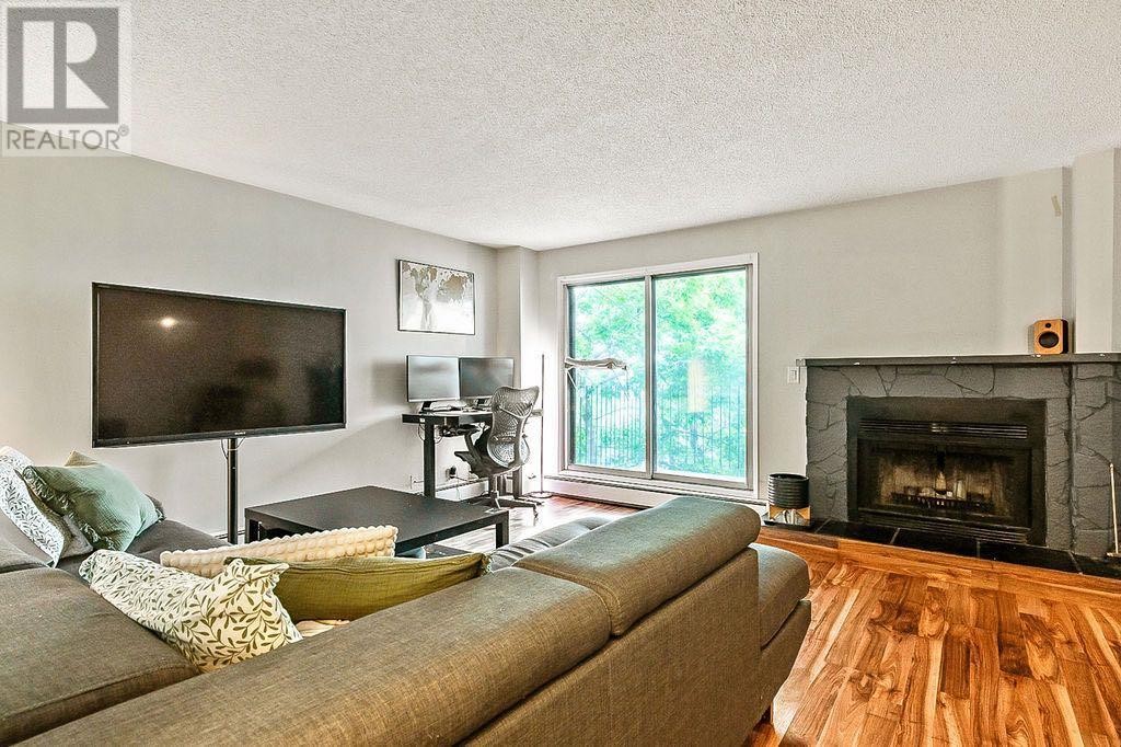 












7, 1607 26 Avenue SW

,
Calgary,




Alberta
T2T1C7

