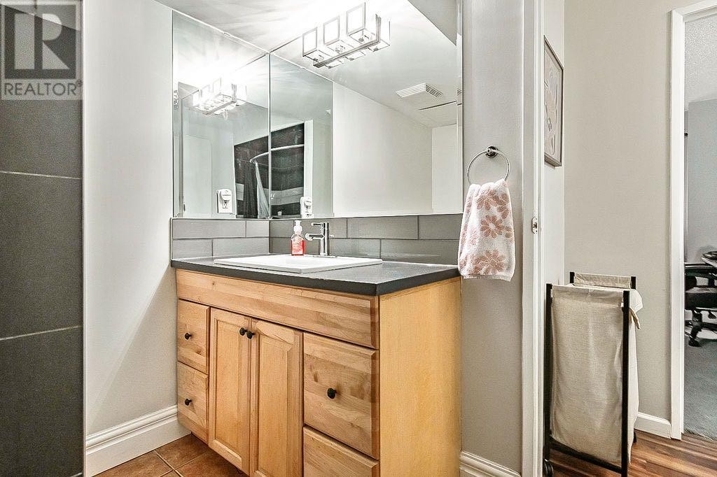 












7, 1607 26 Avenue SW

,
Calgary,




Alberta
T2T1C7


