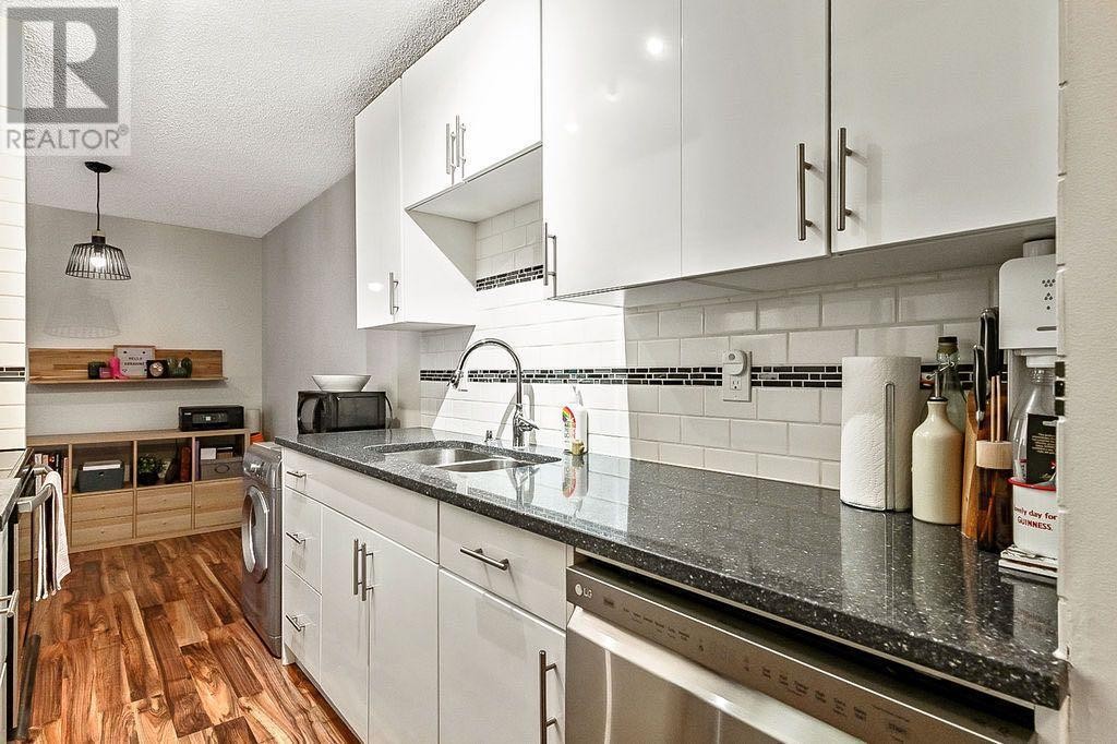 












7, 1607 26 Avenue SW

,
Calgary,




Alberta
T2T1C7

