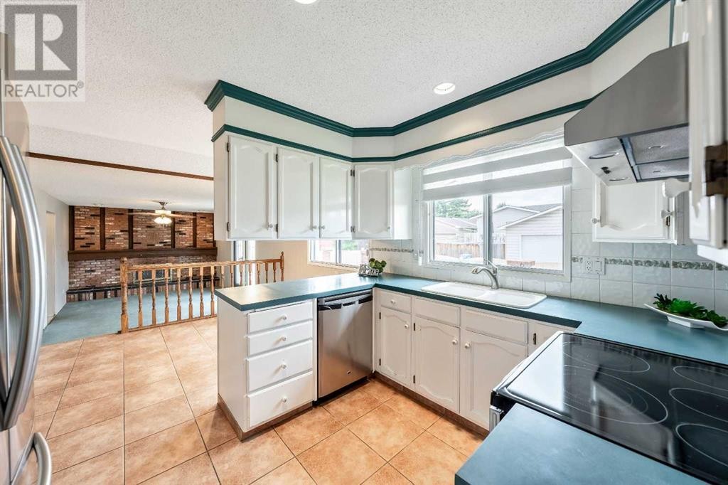 












28 Whiteridge Place NE

,
Calgary,




Alberta
T1Y2Y6

