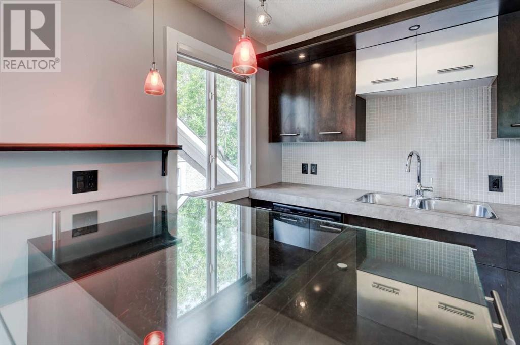 












413, 324 22 Avenue SW

,
Calgary,




Alberta
T2S0H4

