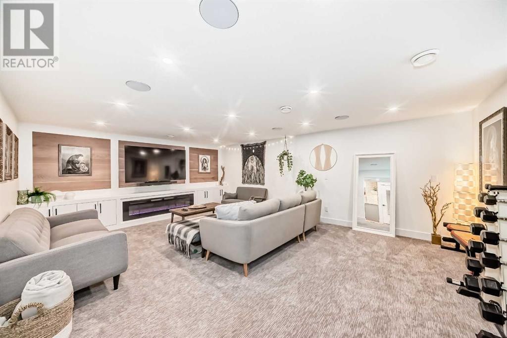 












4719 Charleswood Drive NW

,
Calgary,




Alberta
T2L2E6


