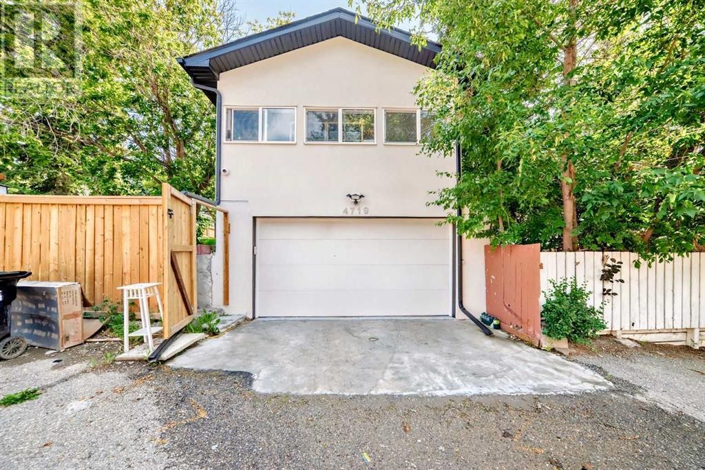 












4719 Charleswood Drive NW

,
Calgary,




Alberta
T2L2E6

